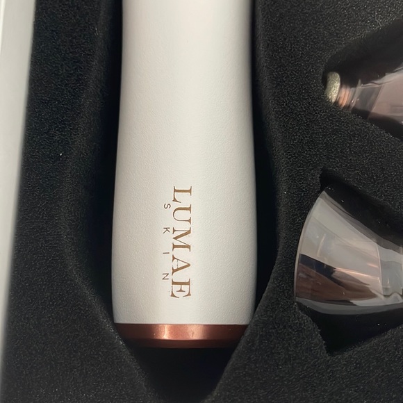 LUMAE Microdermabrasion Rejuvenation Kit Matte White - Picture 5 of 6